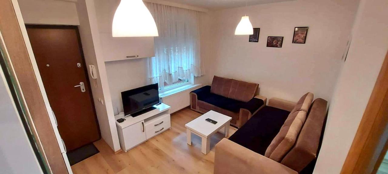 Bright & Lovely Apartment In The City Center Пристина Екстериор снимка