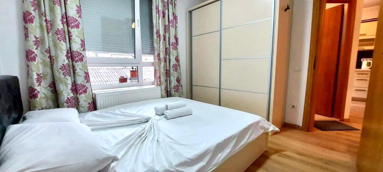 Bright & Lovely Apartment In The City Center Пристина Екстериор снимка