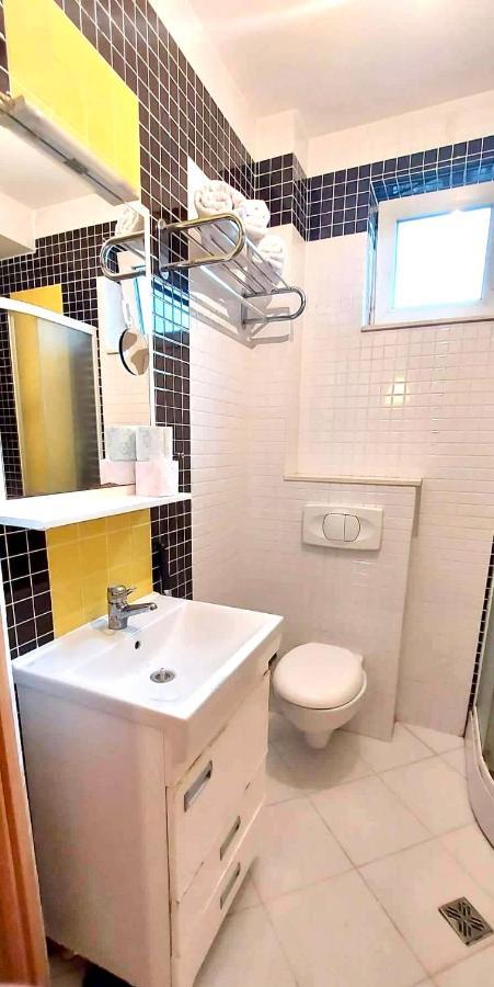 Bright & Lovely Apartment In The City Center Пристина Екстериор снимка
